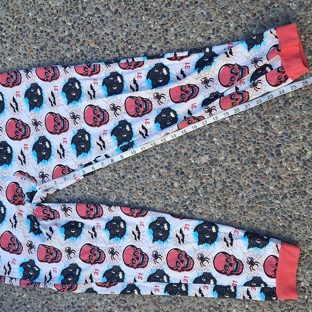 Creepy Co. Presents Beistle Halloween Spooky Skull Cat & Spiderweb Print Pajamas - Picture 13 of 15
